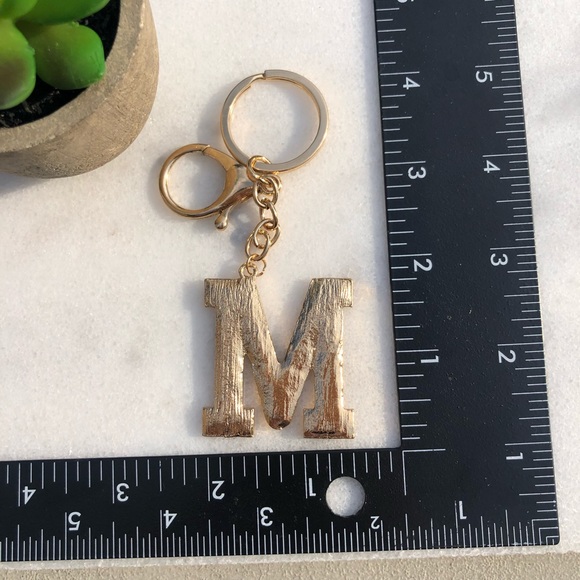 Beautiful sparkly lightweight initial M keychain ✨ - Picture 4 of 6